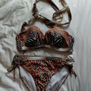 Leopard print bikini